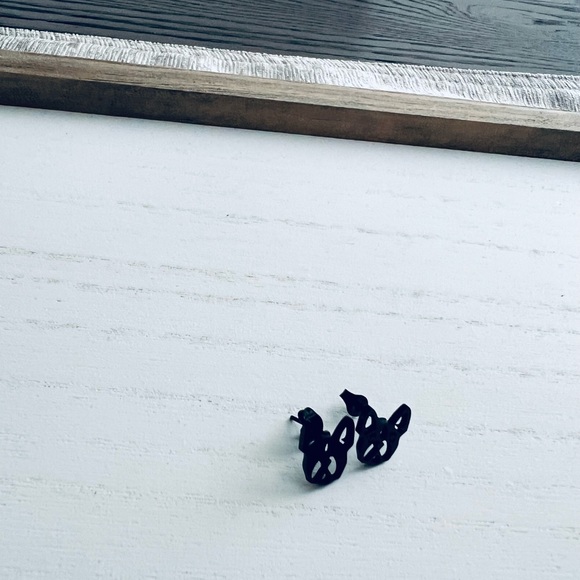 🐾 New! Black French Bulldog Stainless Steel Frenchie Stud Earrings - Picture 7 of 7